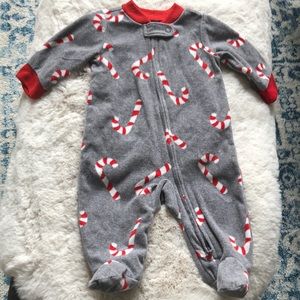 Carter’s zippered 0-3 footie